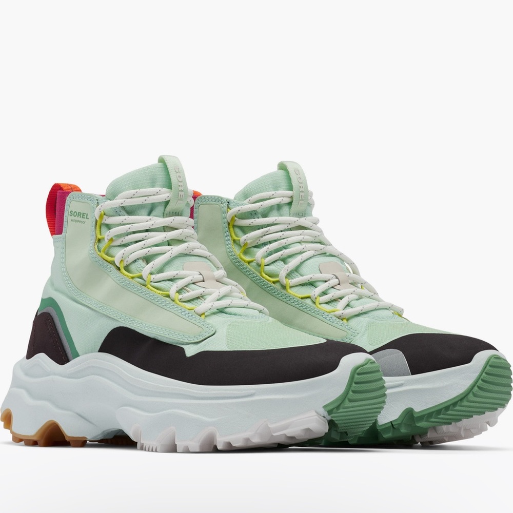 Kinetic Breakthru Venture Waterproof Sneaker size 8.5 (Women)